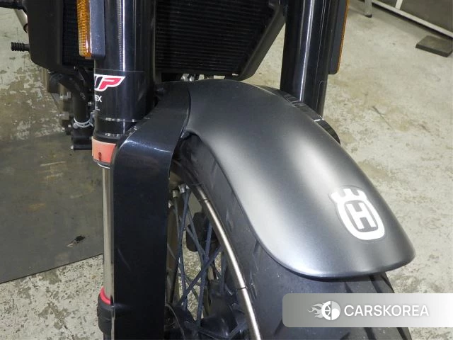 Husqvarna VITPILEN 401 id 4184209 из Японии 16