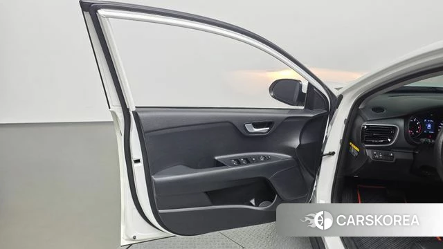 Kia Stonic id 4384790 из Кореи 16