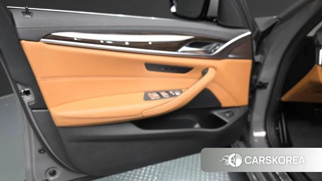 BMW 5 Series (G30) id 4446228 из Кореи 16