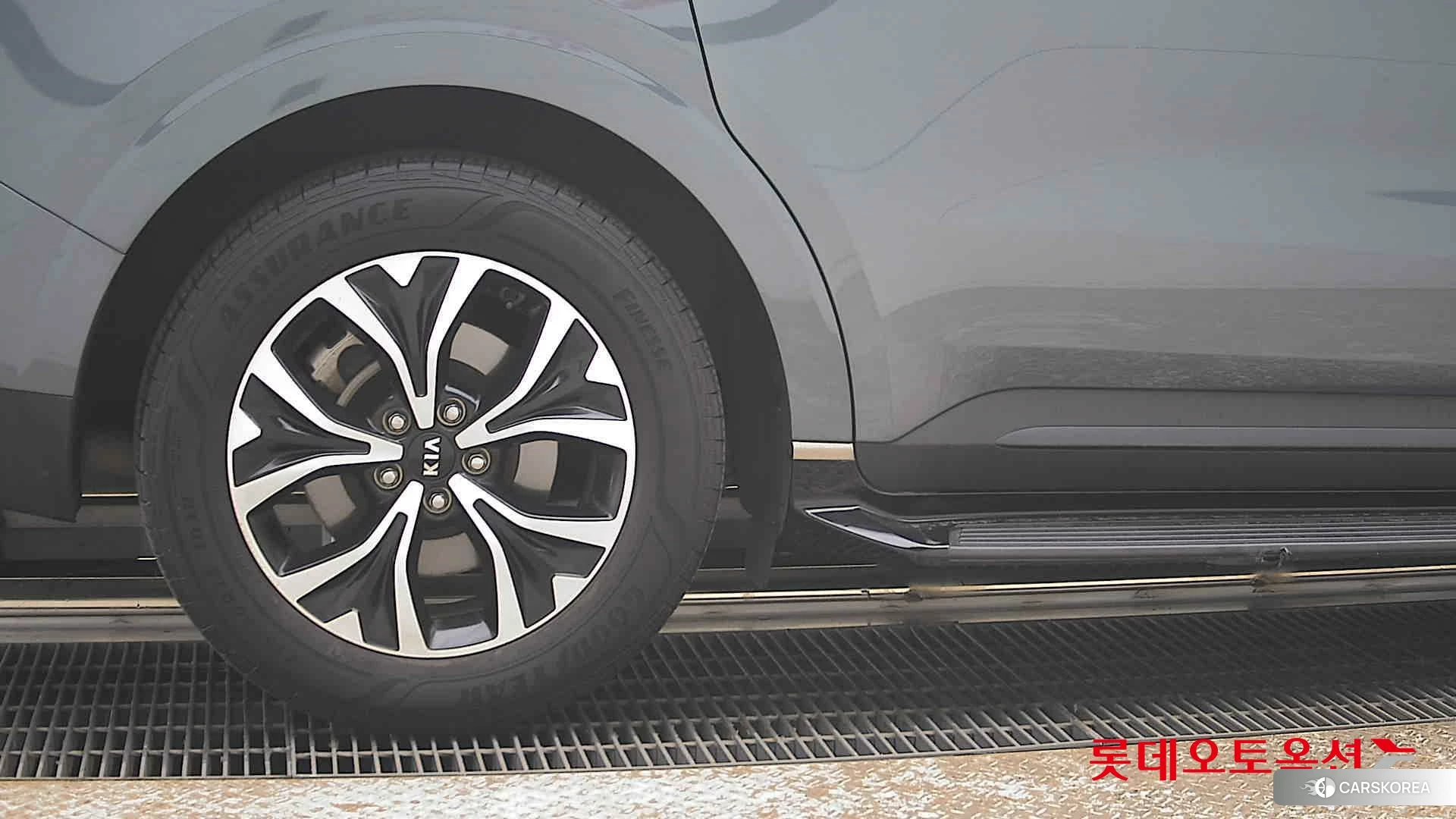 Kia Carnival id 3875723 из Кореи 16