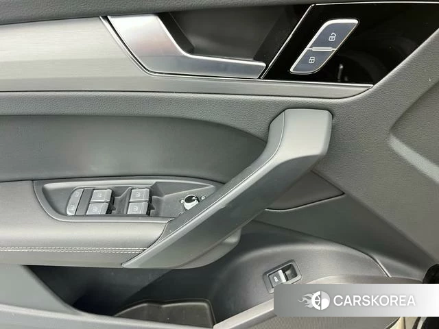 Audi Q5L id 4259250 из Китая 16