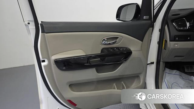 Kia The New Carnival id 4225711 из Кореи 16