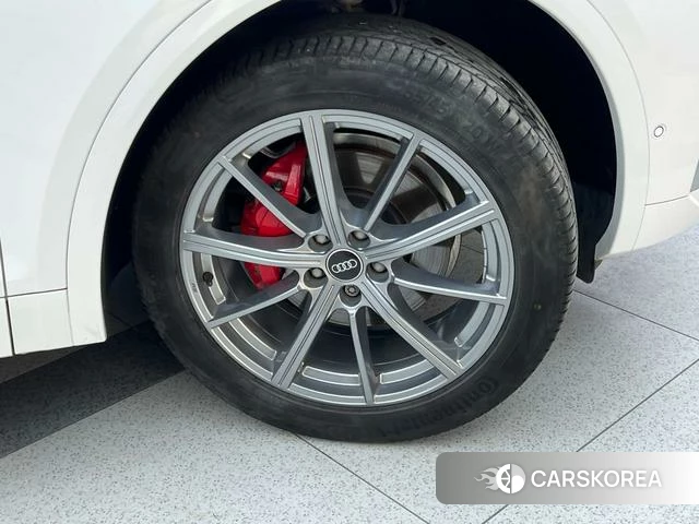 Audi Q5L id 4300050 из Китая 16