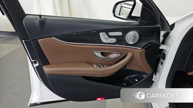 Mercedes-Benz E-Class W213 id 4581711 из Кореи 16