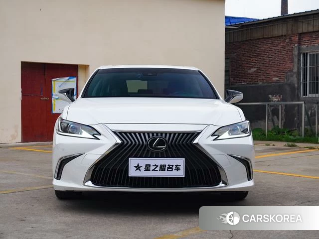 Lexus ES id 3890790 из Китая 16