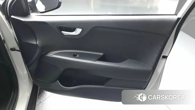 Kia Stonic id 4672633 из Кореи 16