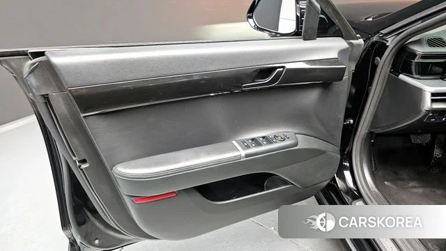 Hyundai Grandeur (GN7) id 4349713 из Кореи 16