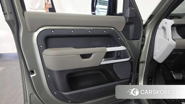 Land Rover Defender (L663) id 4872716 из Кореи 16