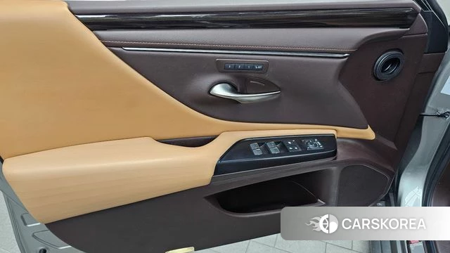 Lexus ES300h 7th generation id 4666719 из Кореи 16