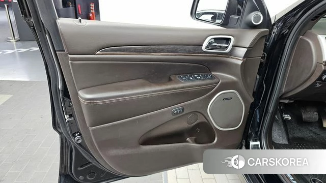 Jeep Grand Cherokee id 4447038 из Кореи 16