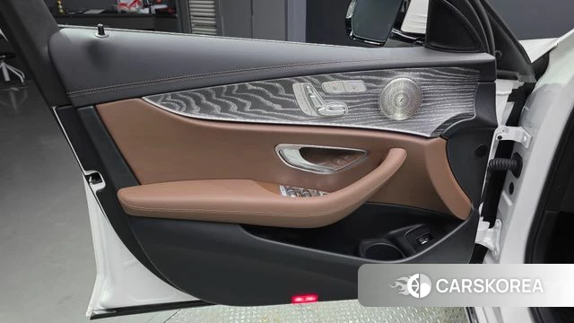 Mercedes-Benz E-Class W213 id 4488709 из Кореи 16
