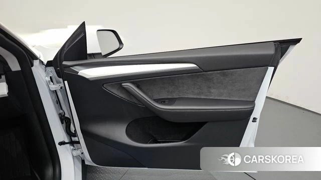 Tesla Model Y id 4778493 из Кореи 16