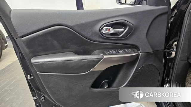 Jeep Cherokee (KL) id 4232835 из Кореи 16