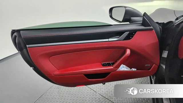 Porsche 911(992) id 4562697 из Кореи 16