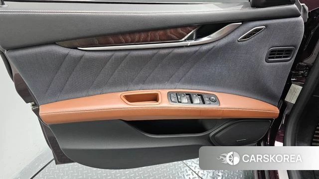 Maserati Ghibli id 4672460 из Кореи 16