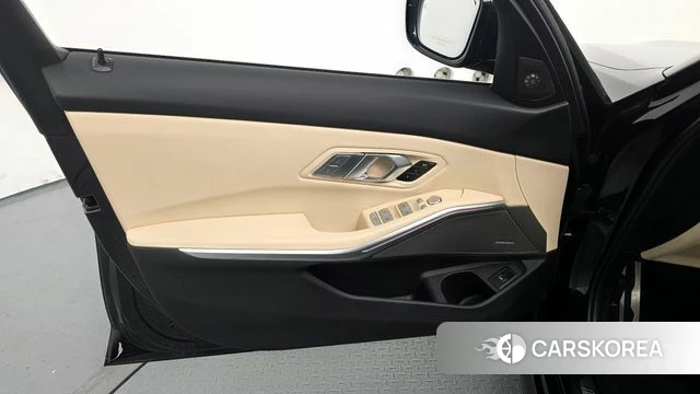 BMW 3 Series (G20) id 4292445 из Кореи 16
