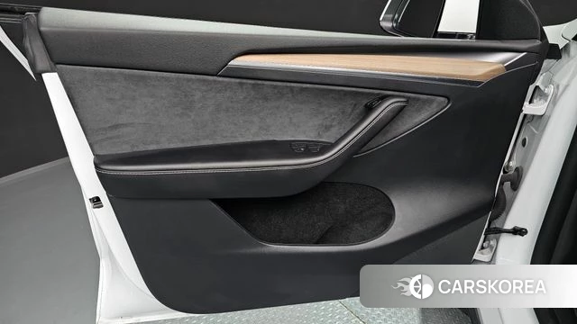 Tesla Model Y id 4682106 из Кореи 16