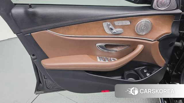 Mercedes-Benz E-Class W213 id 4482147 из Кореи 16