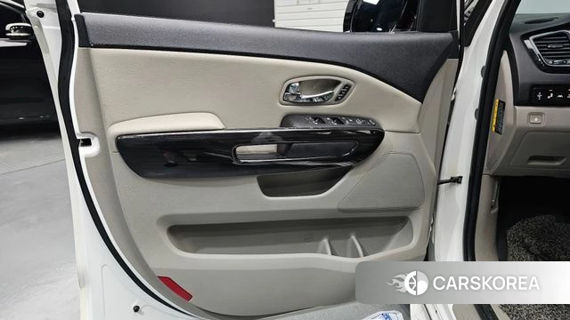 Kia The New Carnival id 4485837 из Кореи 16