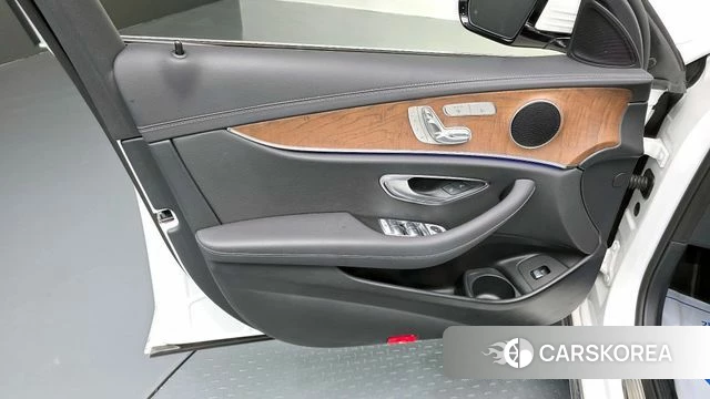Mercedes-Benz E-Class W213 id 4396806 из Кореи 16