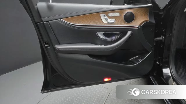 Mercedes-Benz E-Class W213 id 4755066 из Кореи 16