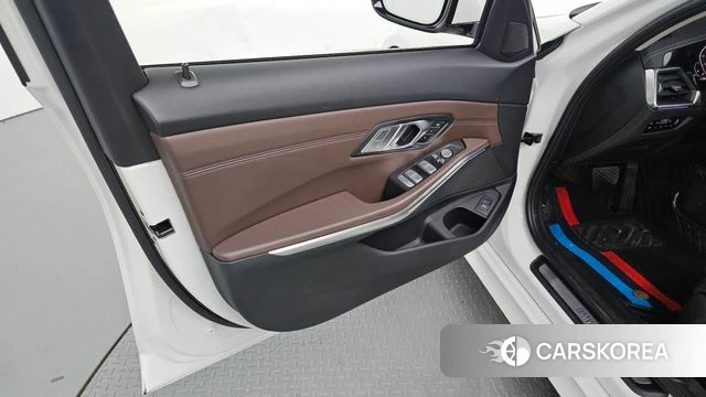 BMW 3 Series (G20) id 4409822 из Кореи 16