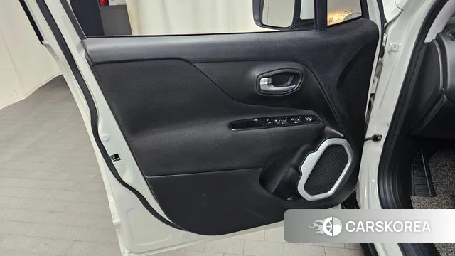Jeep Renegade id 4604844 из Кореи 16