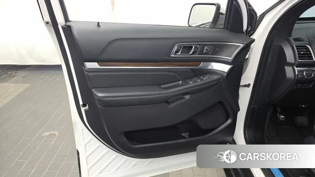 Ford Explorer id 4551678 из Кореи 16