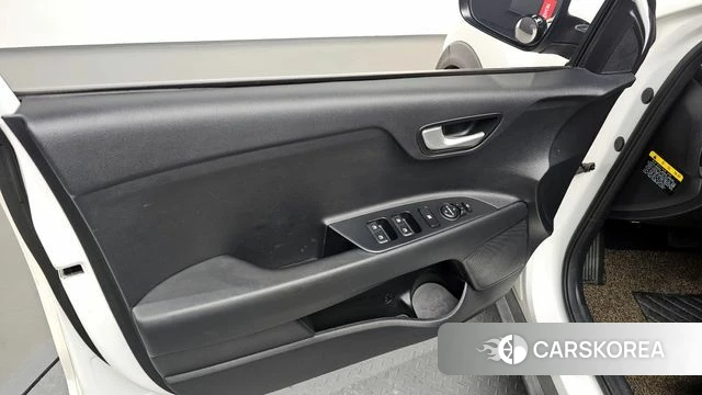Kia Stonic id 4188679 из Кореи 16