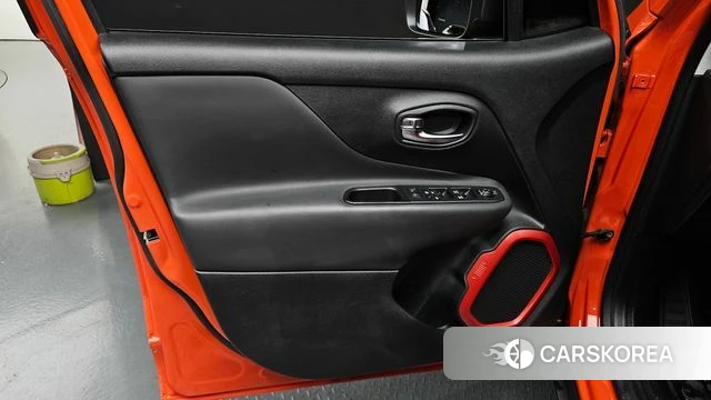 Jeep Renegade id 4755279 из Кореи 16