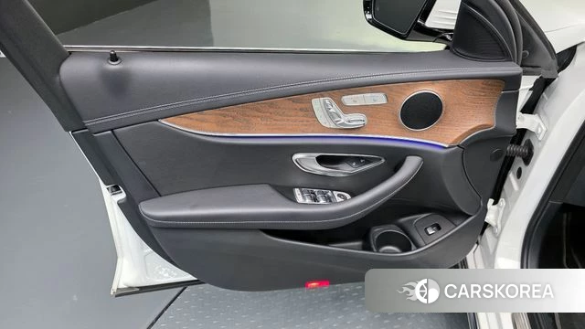 Mercedes-Benz E-Class W213 id 4224286 из Кореи 16