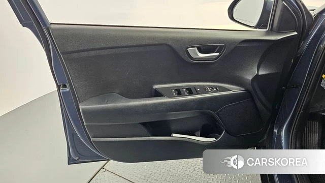 Kia Stonic id 4246220 из Кореи 16