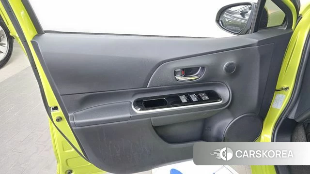 Toyota Prius C id 4760323 из Кореи 16