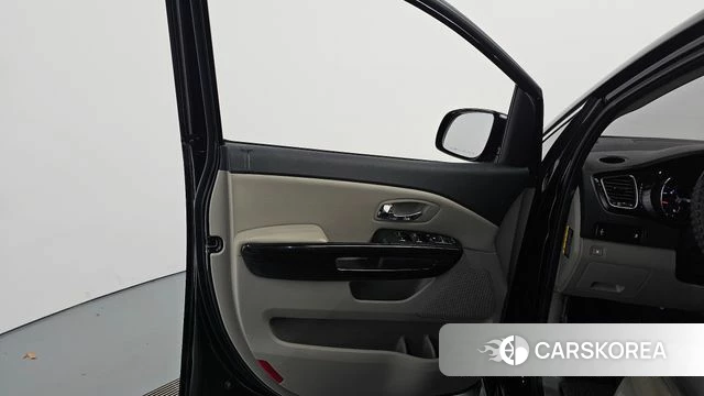 Kia The New Carnival id 4849482 из Кореи 16