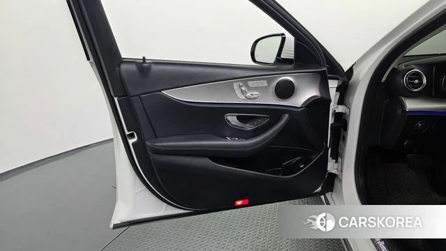 Mercedes-Benz E-Class W213 id 4568317 из Кореи 16