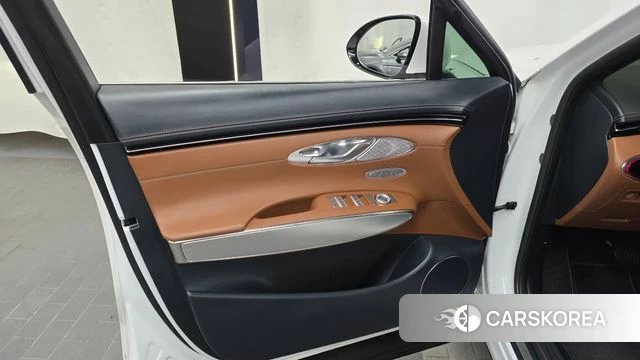 Genesis GV70 id 4293886 из Кореи 16