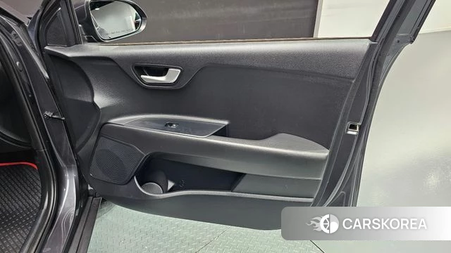 Kia Stonic id 4338971 из Кореи 16