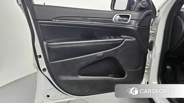 Jeep Grand Cherokee id 4268941 из Кореи 16