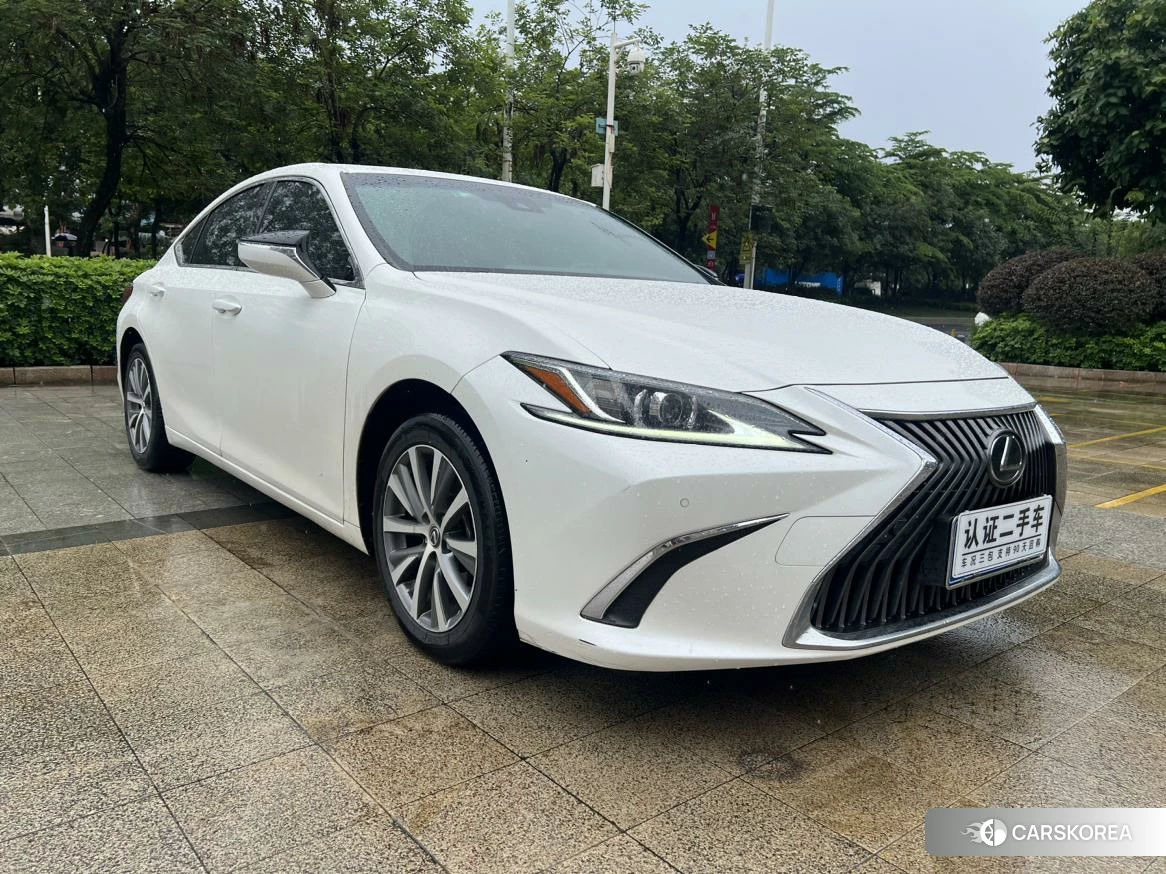 Lexus ES id 4486505 из Китая 16