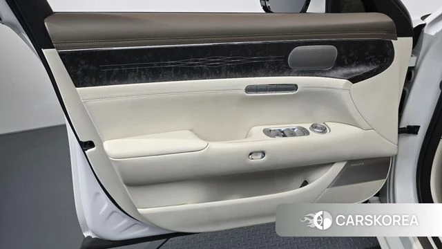 Genesis G90 (RS4) id 4231086 из Кореи 16