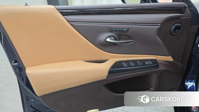 Lexus ES300h 7th generation id 4586488 из Кореи 16