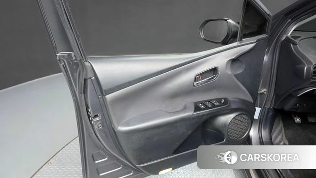 Toyota Prius 4th Generation id 4703408 из Кореи 16