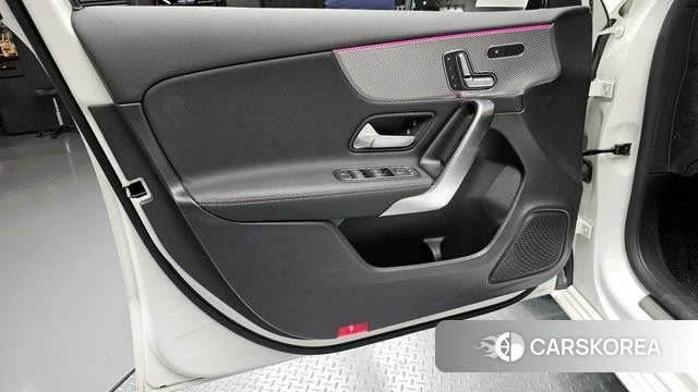 Mercedes-Benz A-Class W177 id 4389429 из Кореи 16