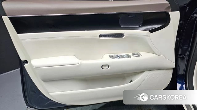 Genesis G90 (RS4) id 4641342 из Кореи 16