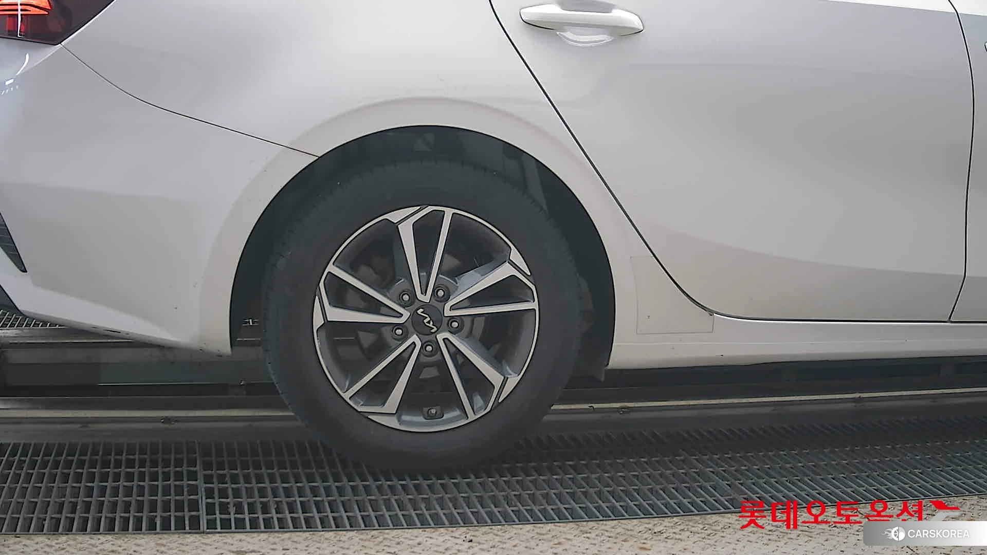Kia K3 id 4902432 из Кореи 16