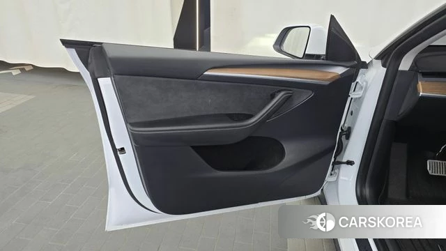 Tesla Model Y id 4505523 из Кореи 16