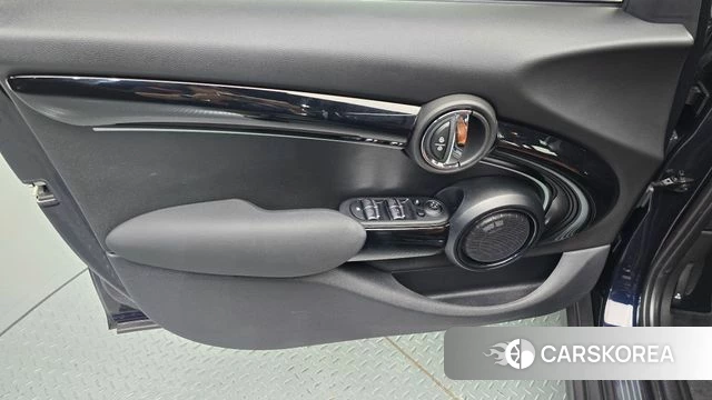 Mini Cooper S id 4768293 из Кореи 16