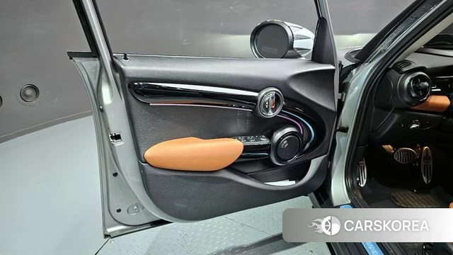 Mini Cooper S id 4292599 из Кореи 16