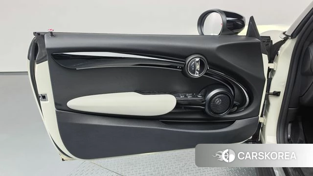Mini Cooper S Convertible id 4670830 из Кореи 16