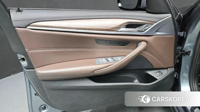 BMW 5 Series (G30) id 4196792 из Кореи 16